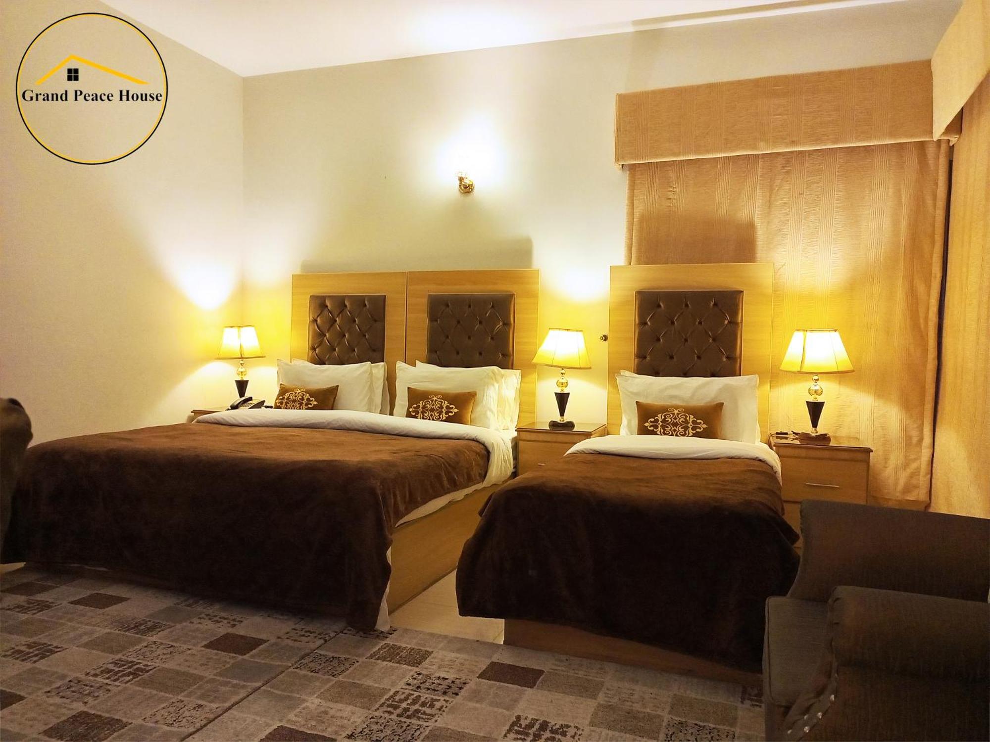 Grand Peace House II Bed & Breakfast Исламабад Екстериор снимка