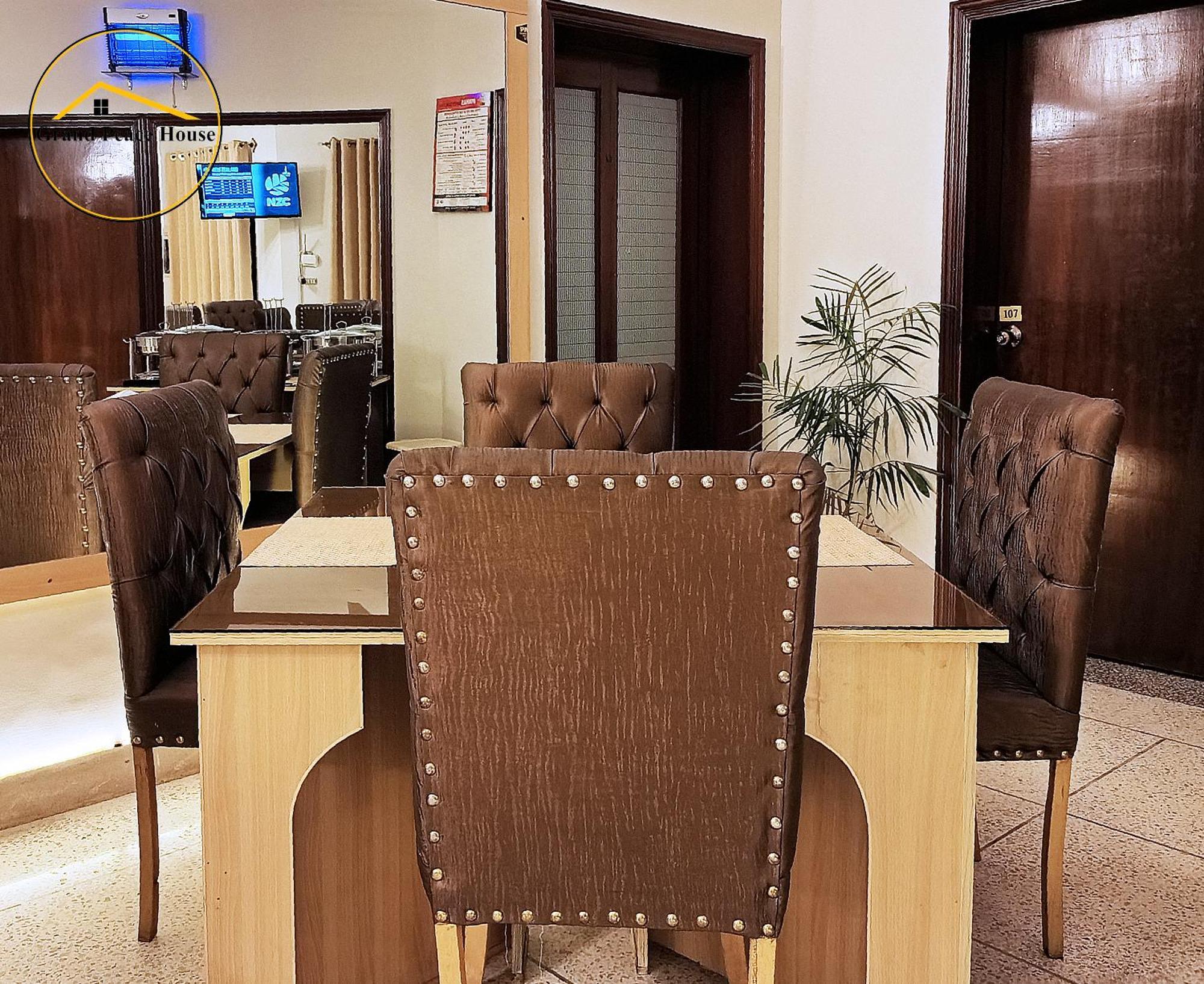 Grand Peace House II Bed & Breakfast Исламабад Екстериор снимка