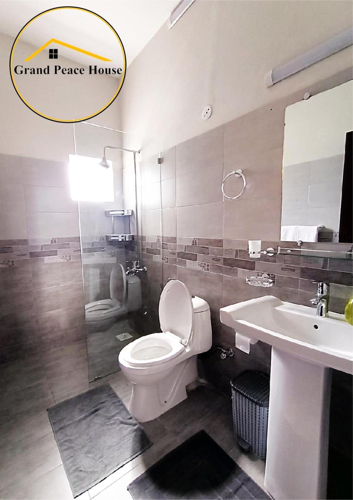 Grand Peace House II Bed & Breakfast Исламабад Екстериор снимка