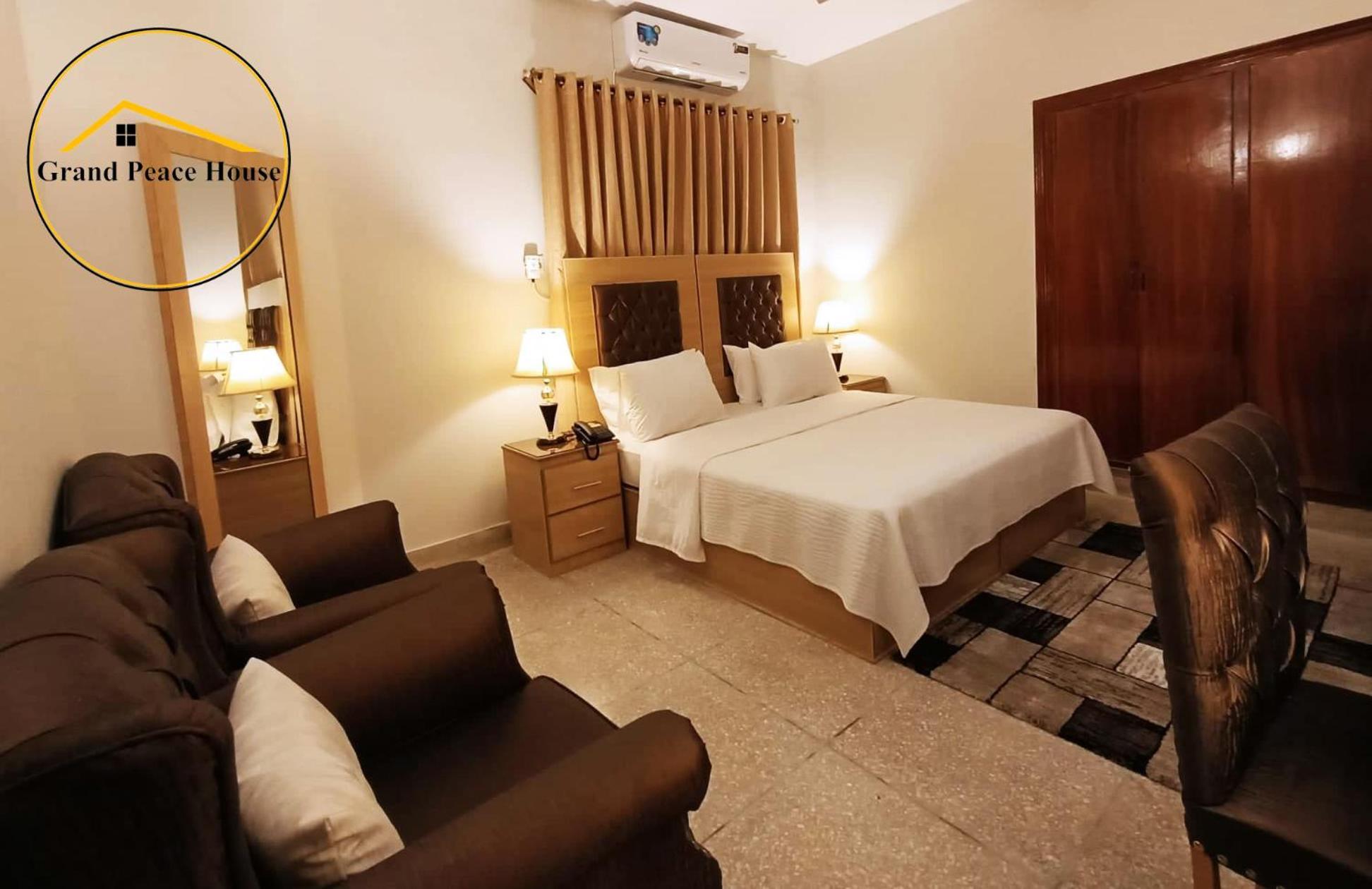 Grand Peace House II Bed & Breakfast Исламабад Екстериор снимка