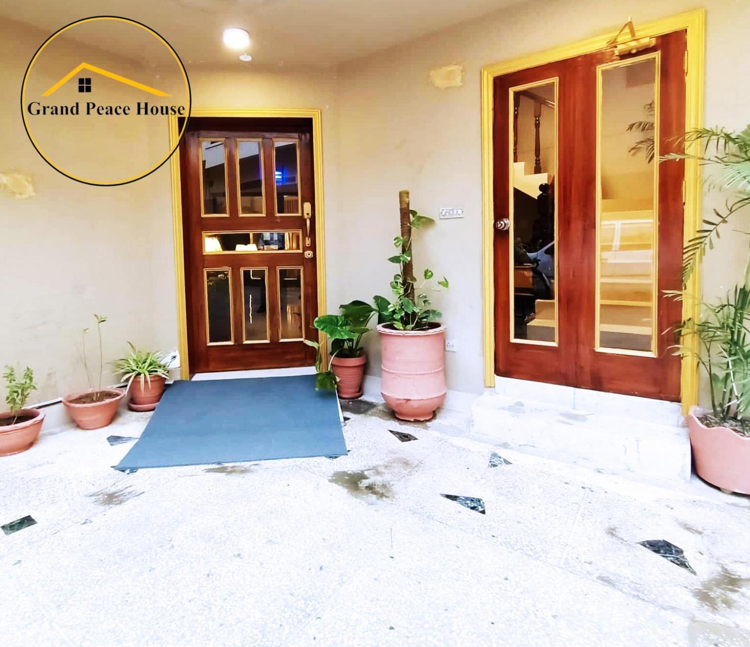 Grand Peace House II Bed & Breakfast Исламабад Екстериор снимка
