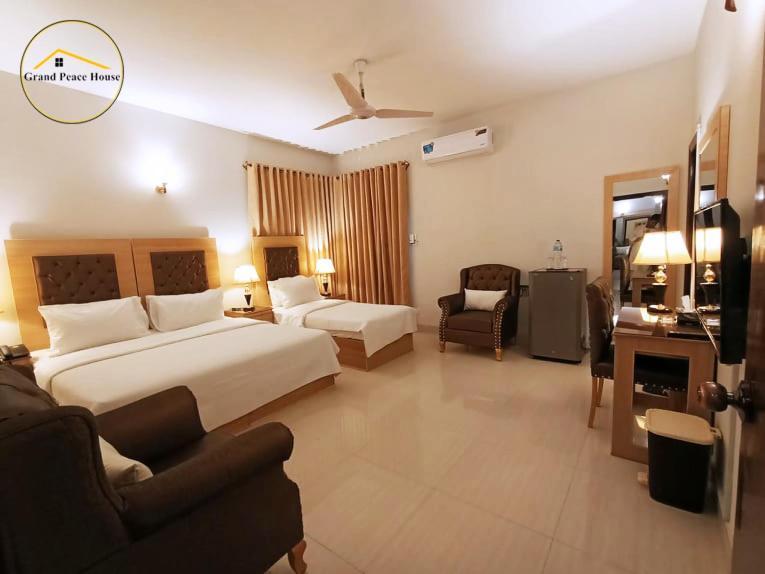 Grand Peace House II Bed & Breakfast Исламабад Екстериор снимка