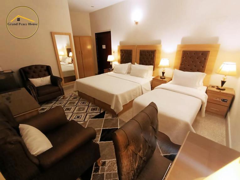 Grand Peace House II Bed & Breakfast Исламабад Екстериор снимка