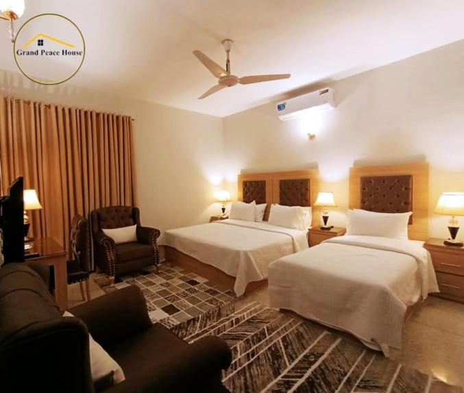 Grand Peace House II Bed & Breakfast Исламабад Екстериор снимка