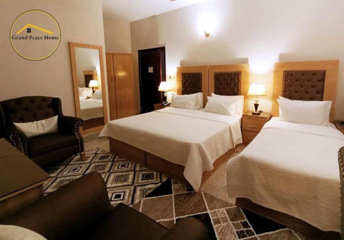 Grand Peace House II Bed & Breakfast Исламабад Екстериор снимка