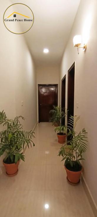 Grand Peace House II Bed & Breakfast Исламабад Екстериор снимка