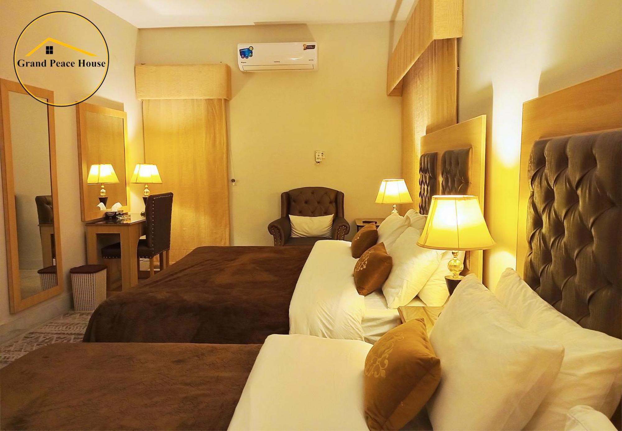 Grand Peace House II Bed & Breakfast Исламабад Екстериор снимка