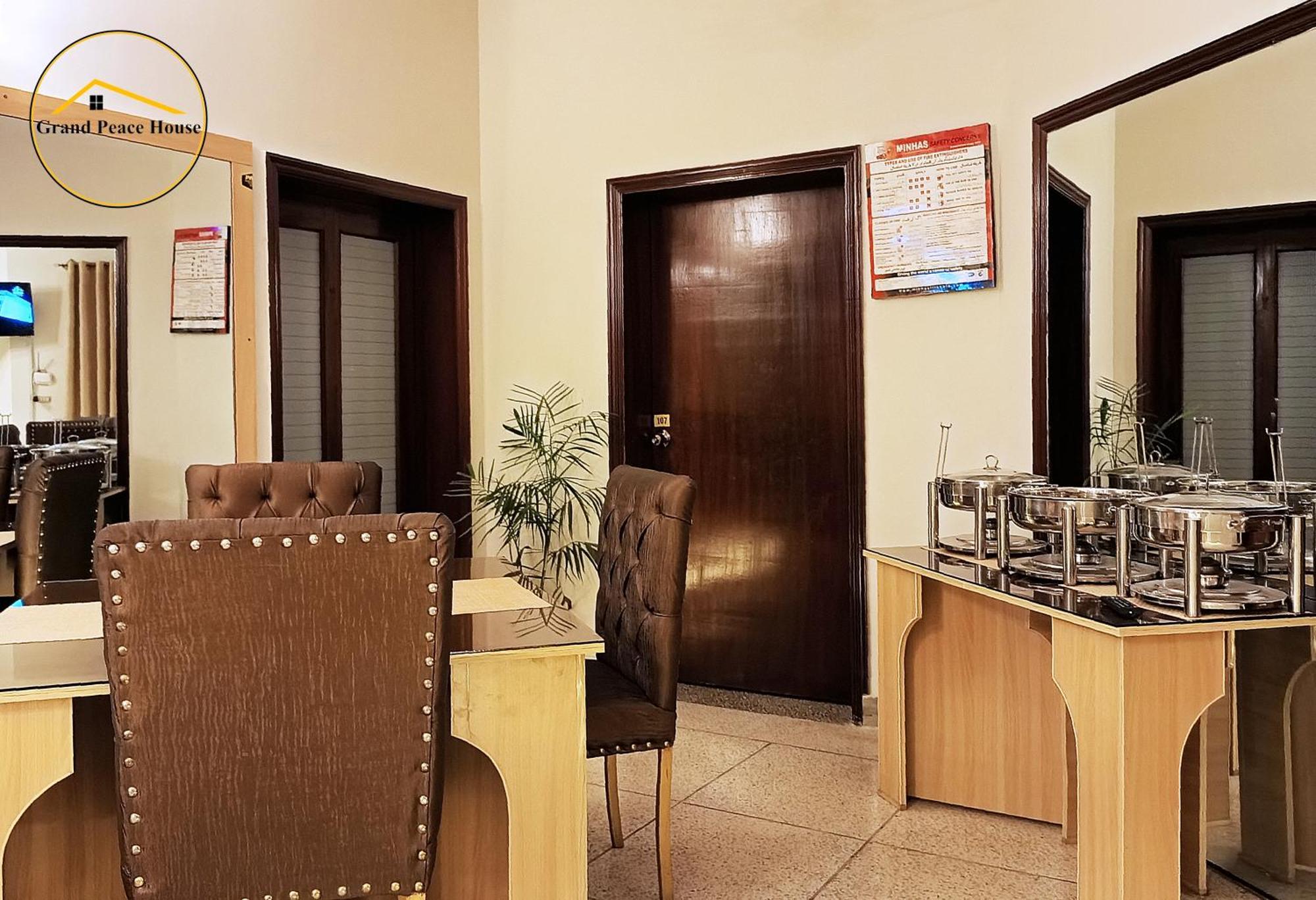 Grand Peace House II Bed & Breakfast Исламабад Екстериор снимка