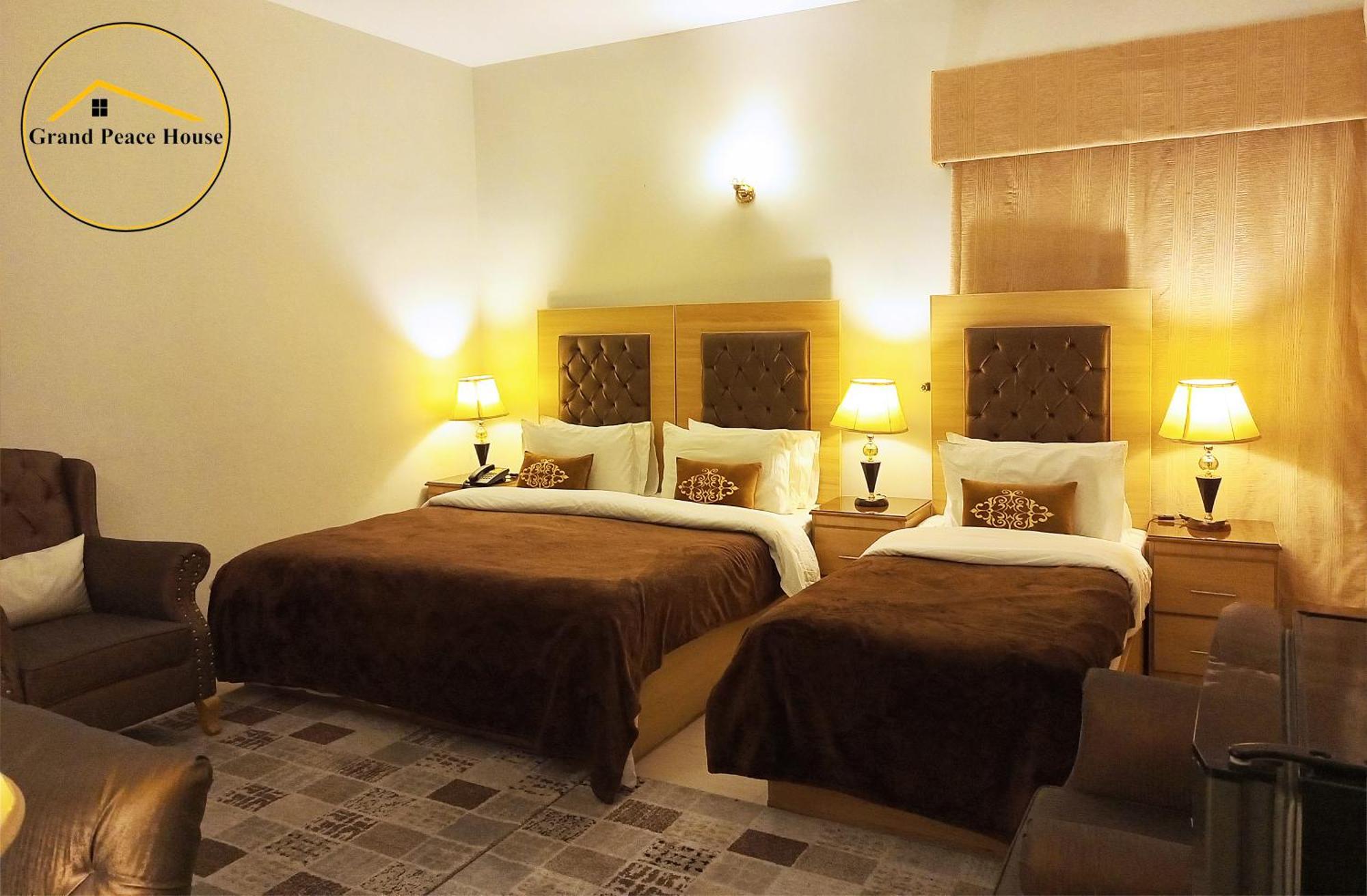 Grand Peace House II Bed & Breakfast Исламабад Екстериор снимка