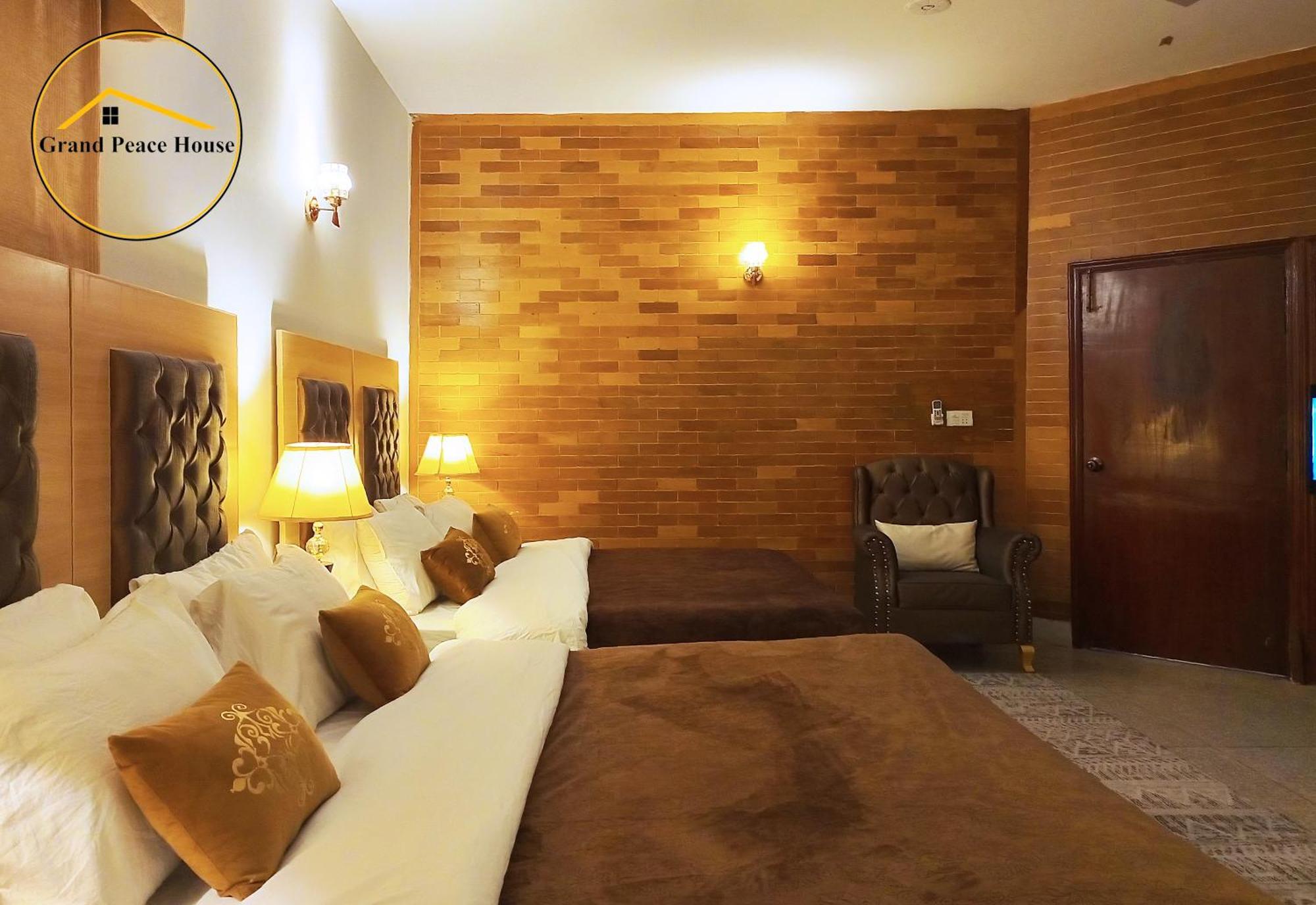Grand Peace House II Bed & Breakfast Исламабад Екстериор снимка